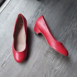 Journee 7.5W Red Patten Leather LUU Block Heels